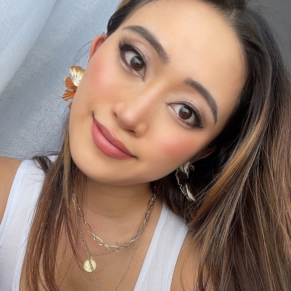 Meet your Posher, Rina